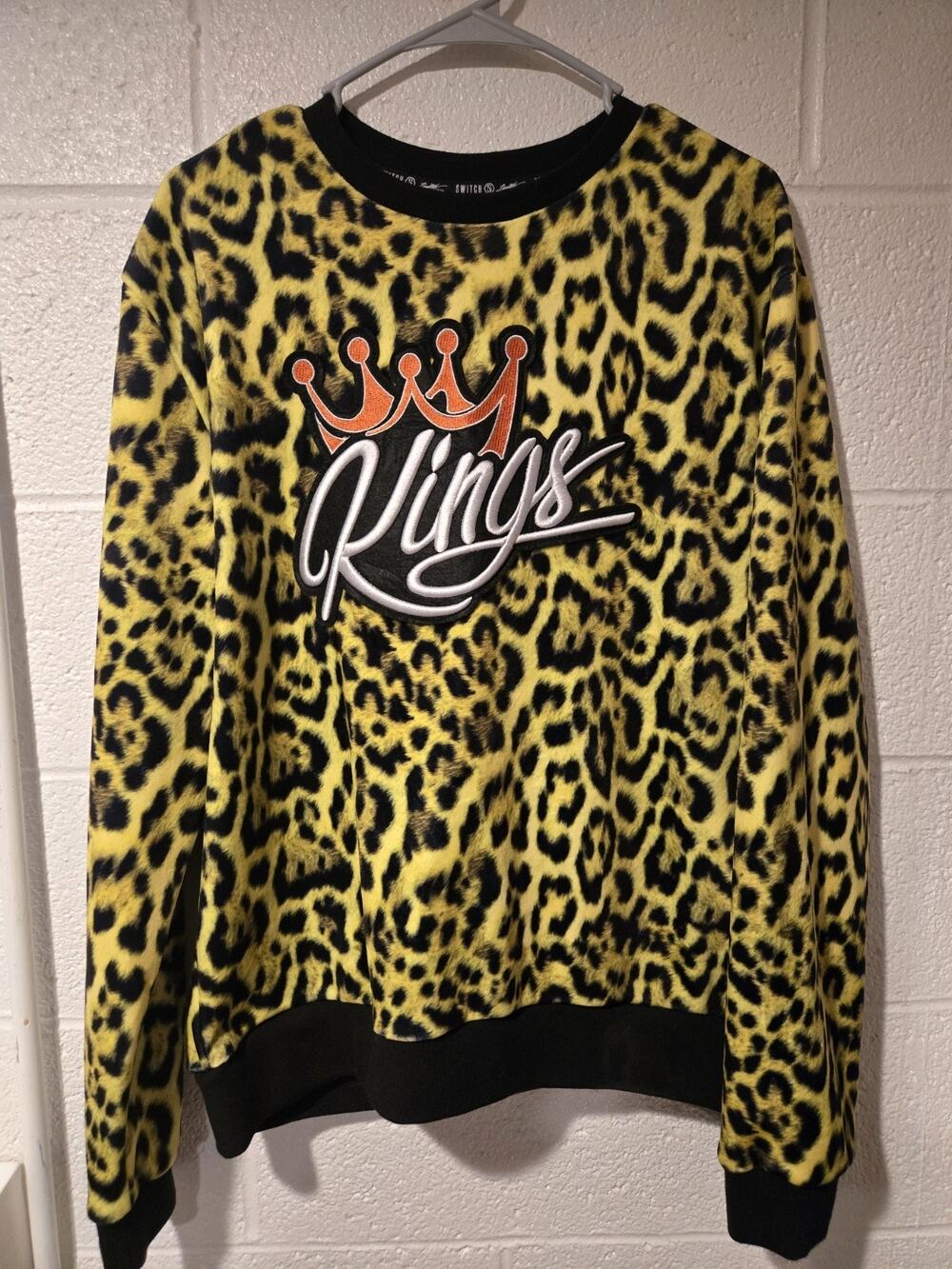 Switch Remarkable Lime Leopard Print Kings Sweatshirt New With Tags